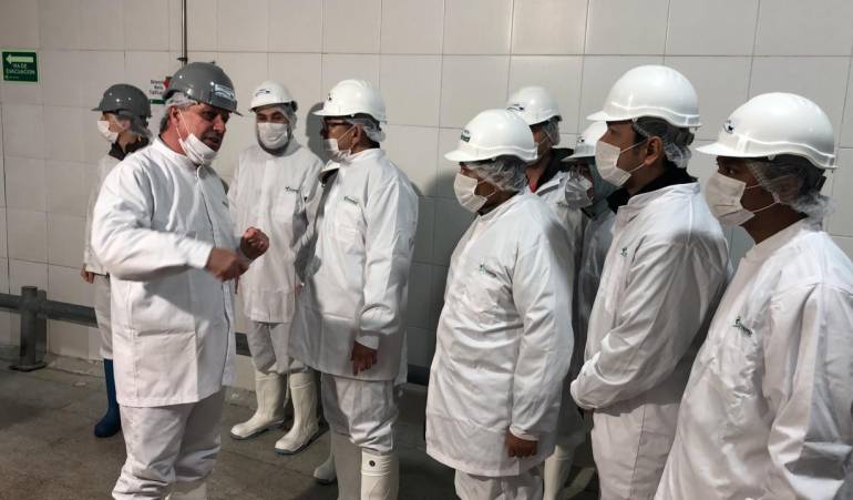 Ministro de Malasia visita los mataderos Halal de Osorno